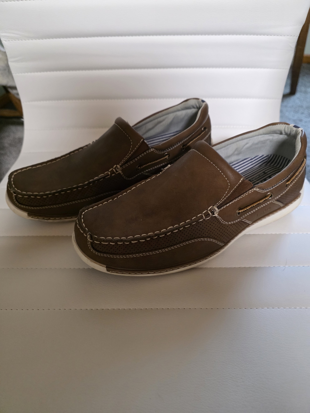 IZOD Men's Memory Foam Slip-On Moccasin Loafers - Brown